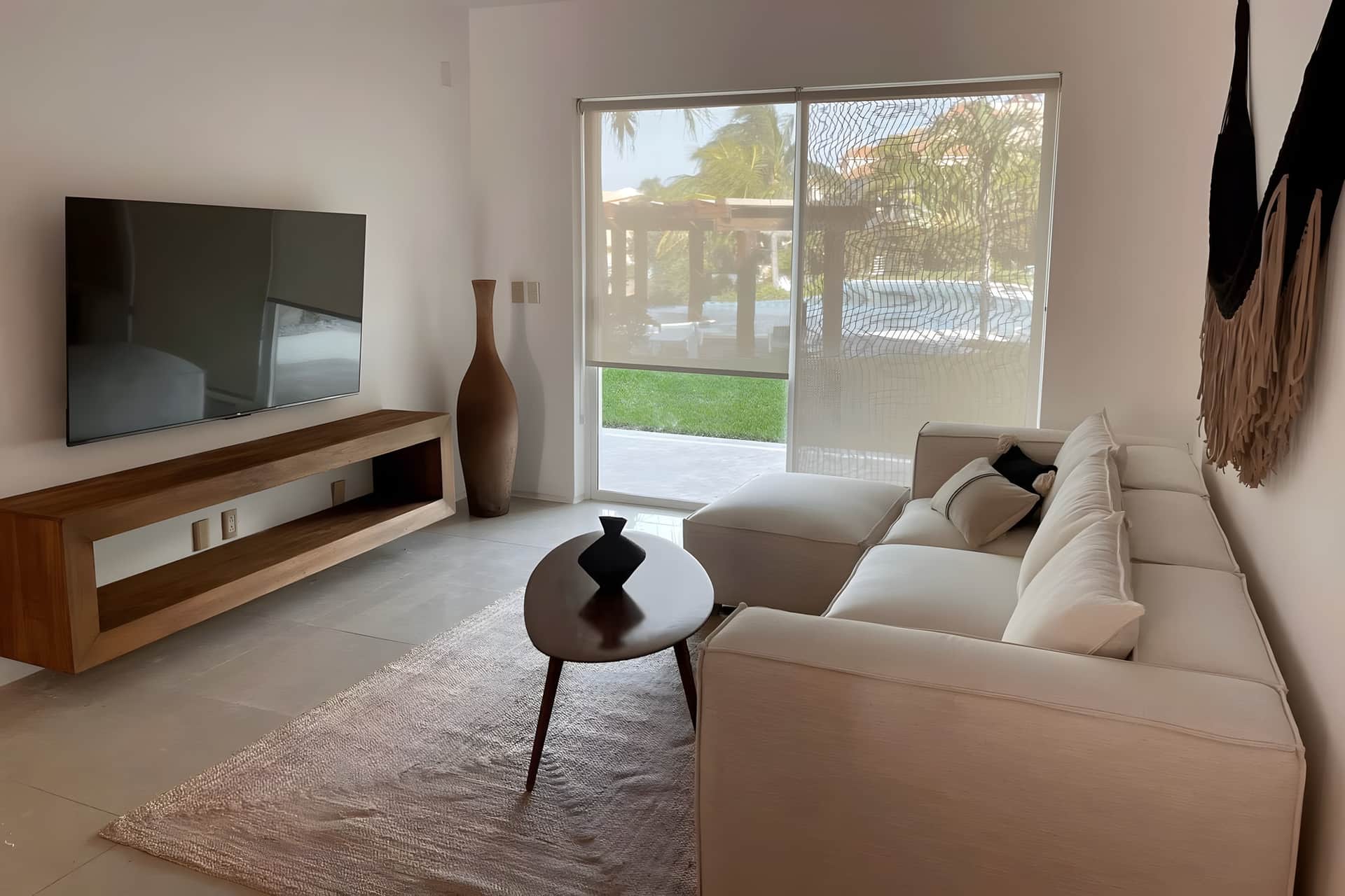 Lagoon lifestyle • Easy ground-floor access • Fully equipped • Separate laundry area