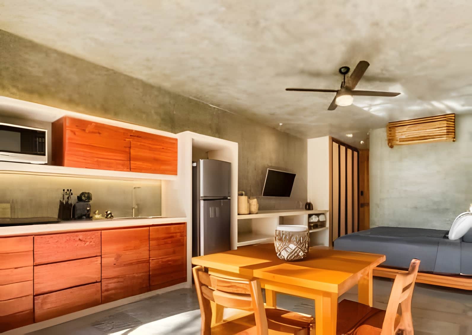 Fully furnished • Pet friendly • Rooftop with pool • Prime La Veleta location • For sale and for rent